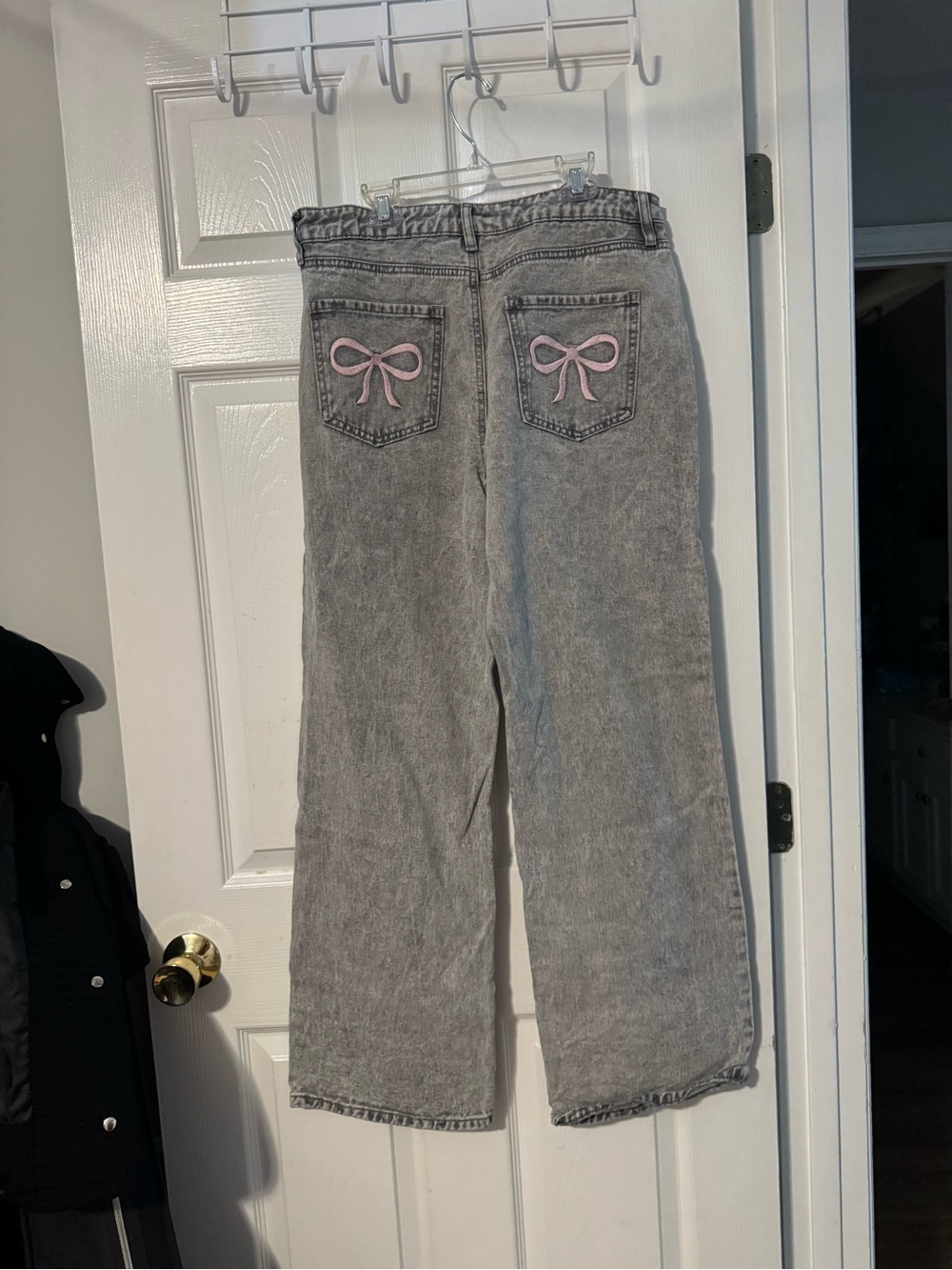 Ashley Mason Gray Wide-Leg Jeans with Pink Bow Back Embroidery